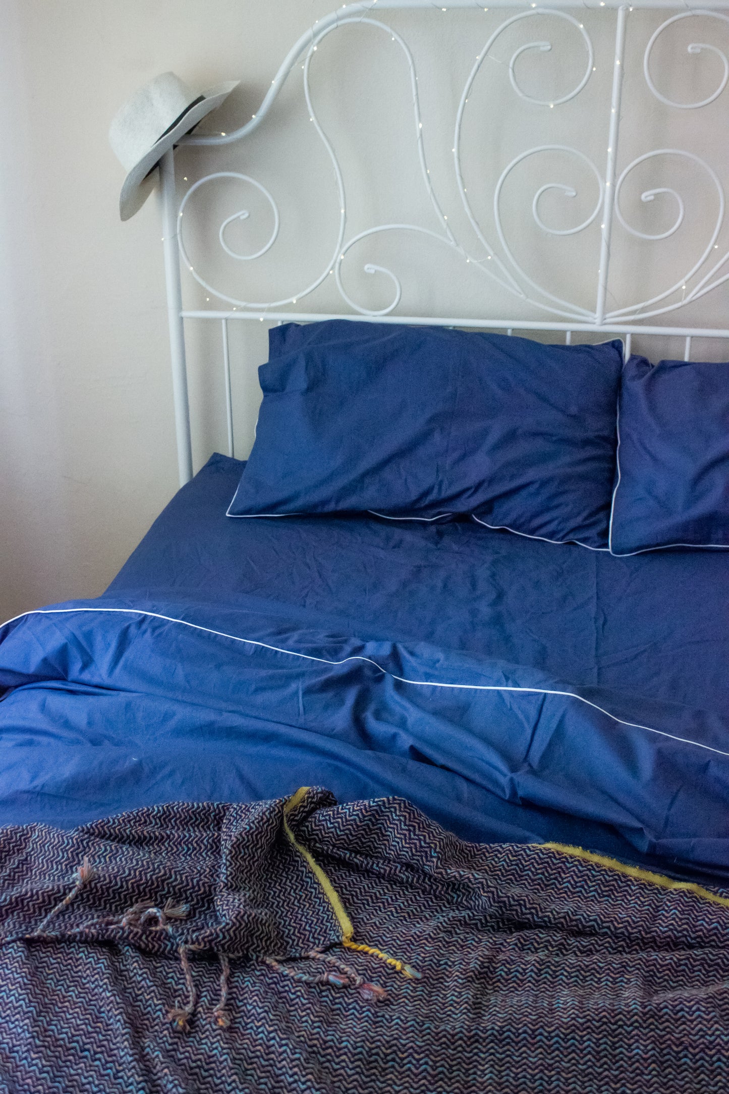 Classic Percale - Core Bedding Set - Navy Blue with White Piped Edge