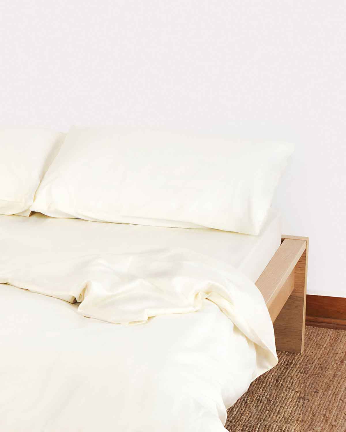 Lavish Sateen - Core Bedding Set - Cream