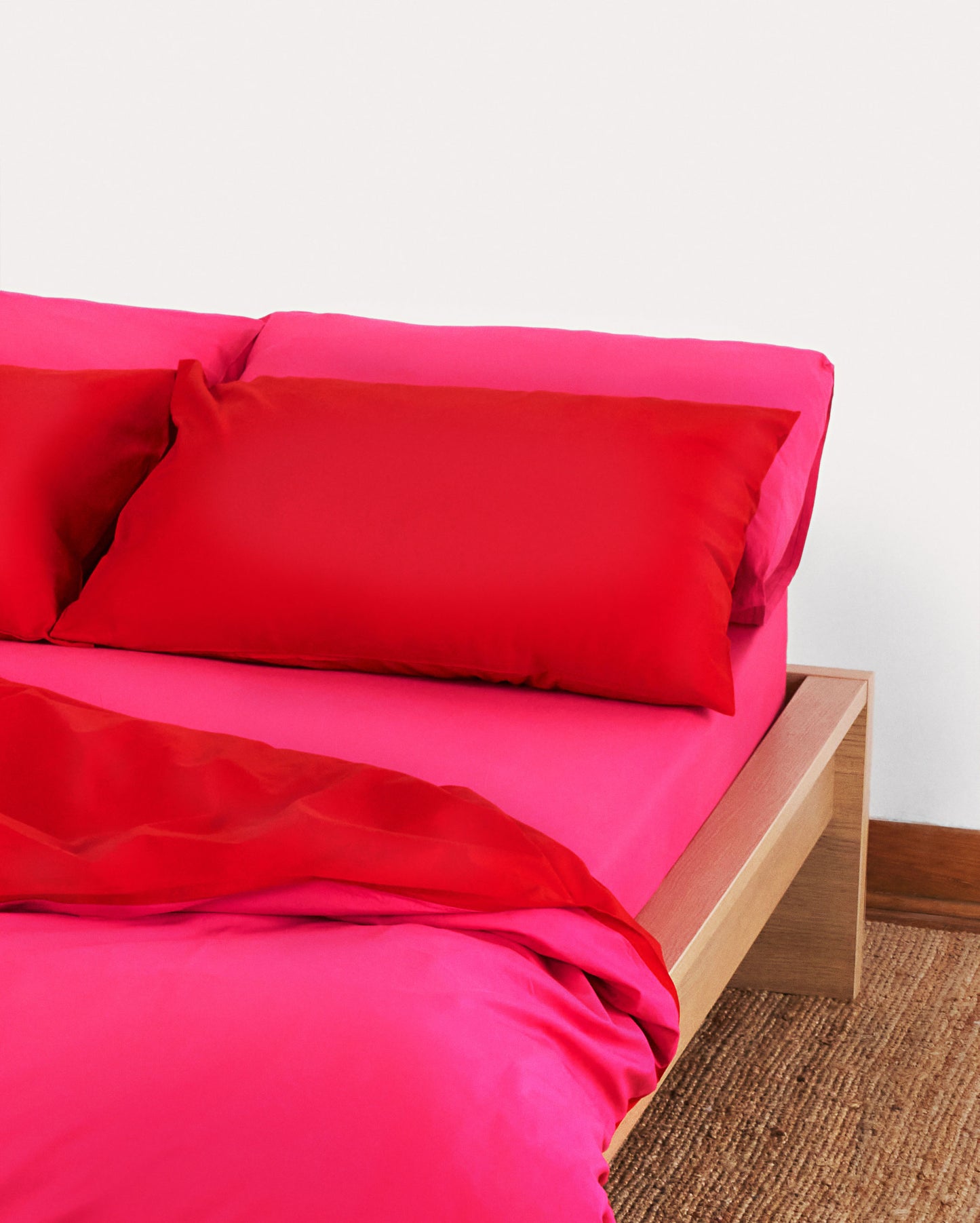 Reversible Sateen Duvet Cover - Fuchsia & Red