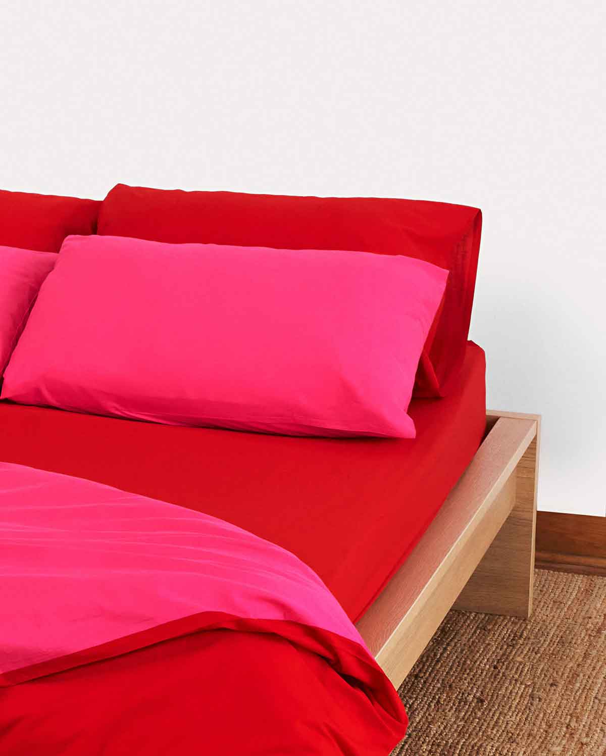 Reversible Percale Bedding Set - Fuchsia & Red