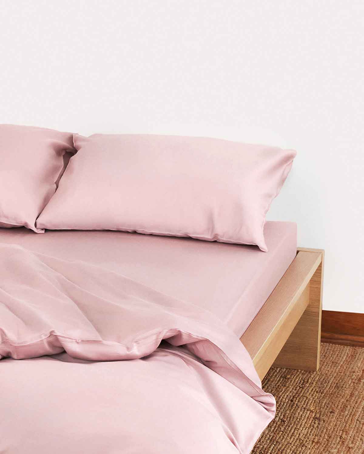 Lavish Sateen - Core Bedding Set - Nude Pink