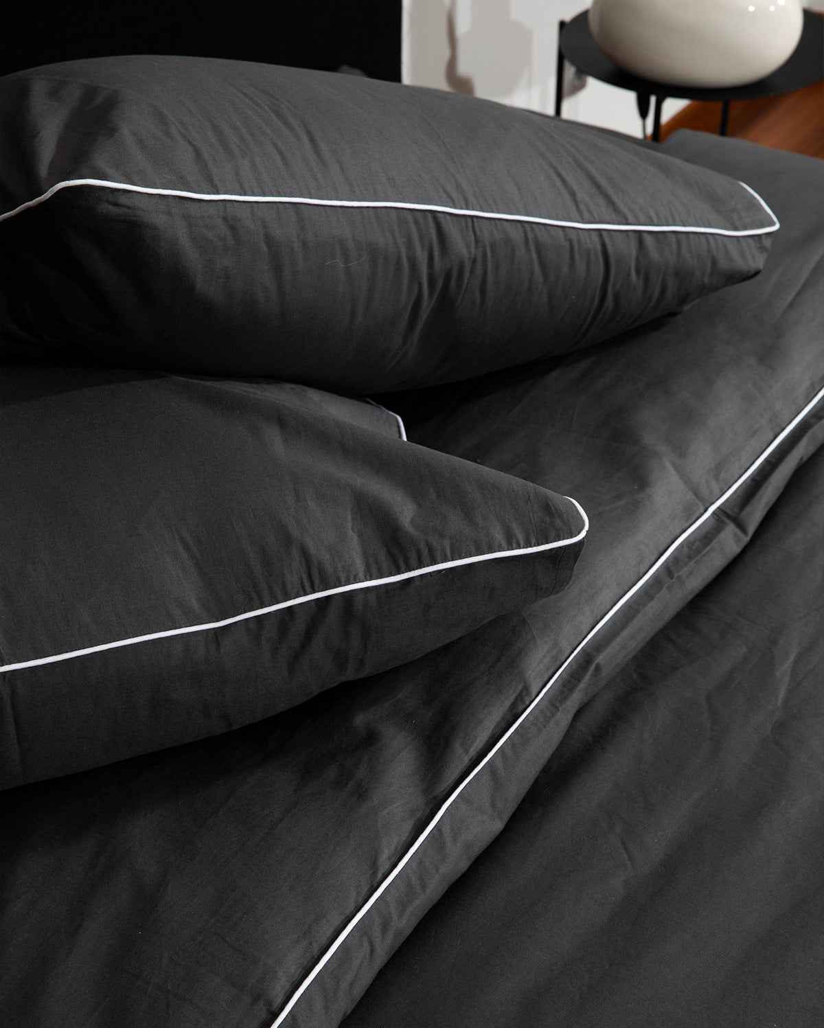 Classic Percale - Duvet Cover Set- Anthracite with White Piped Edge