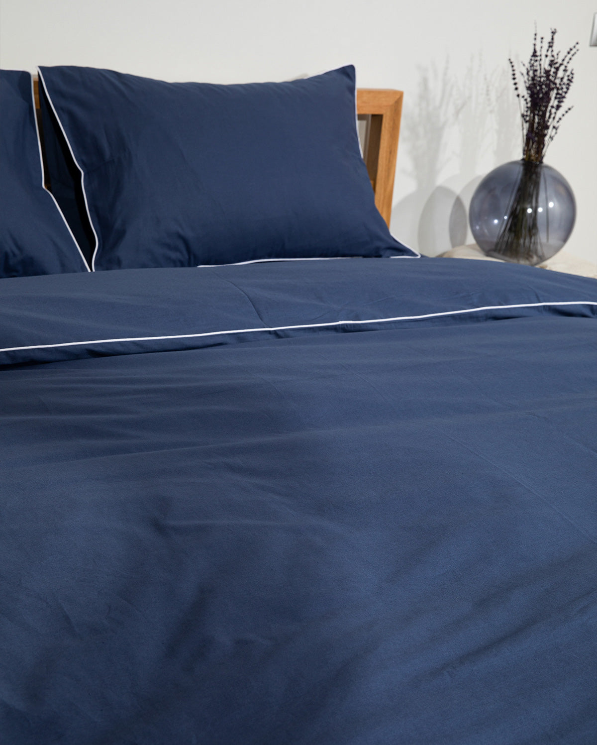 Classic Percale - Core Bedding Set - Navy Blue with White Piped Edge