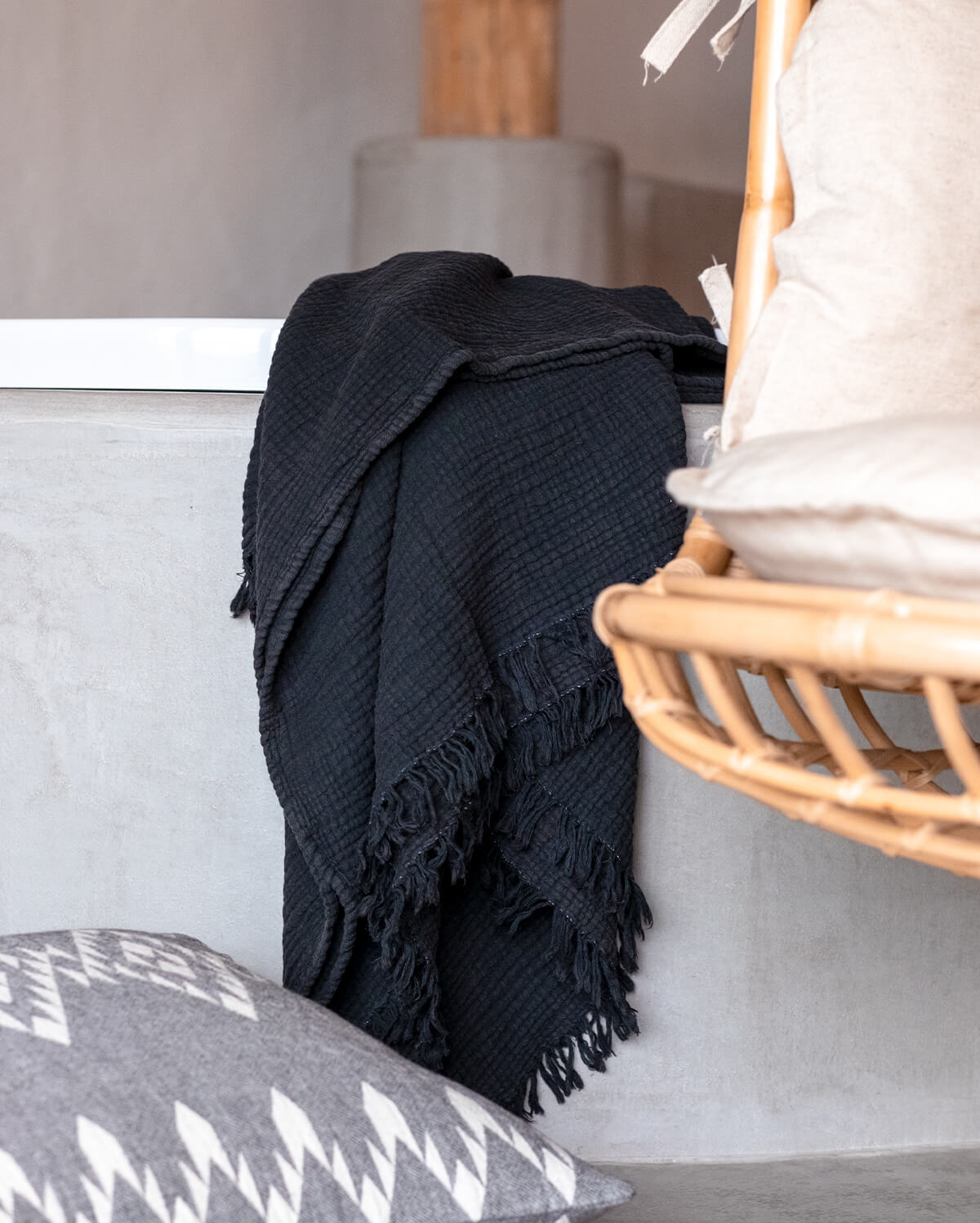 Cocoon Muslin Cotton Throw - Black