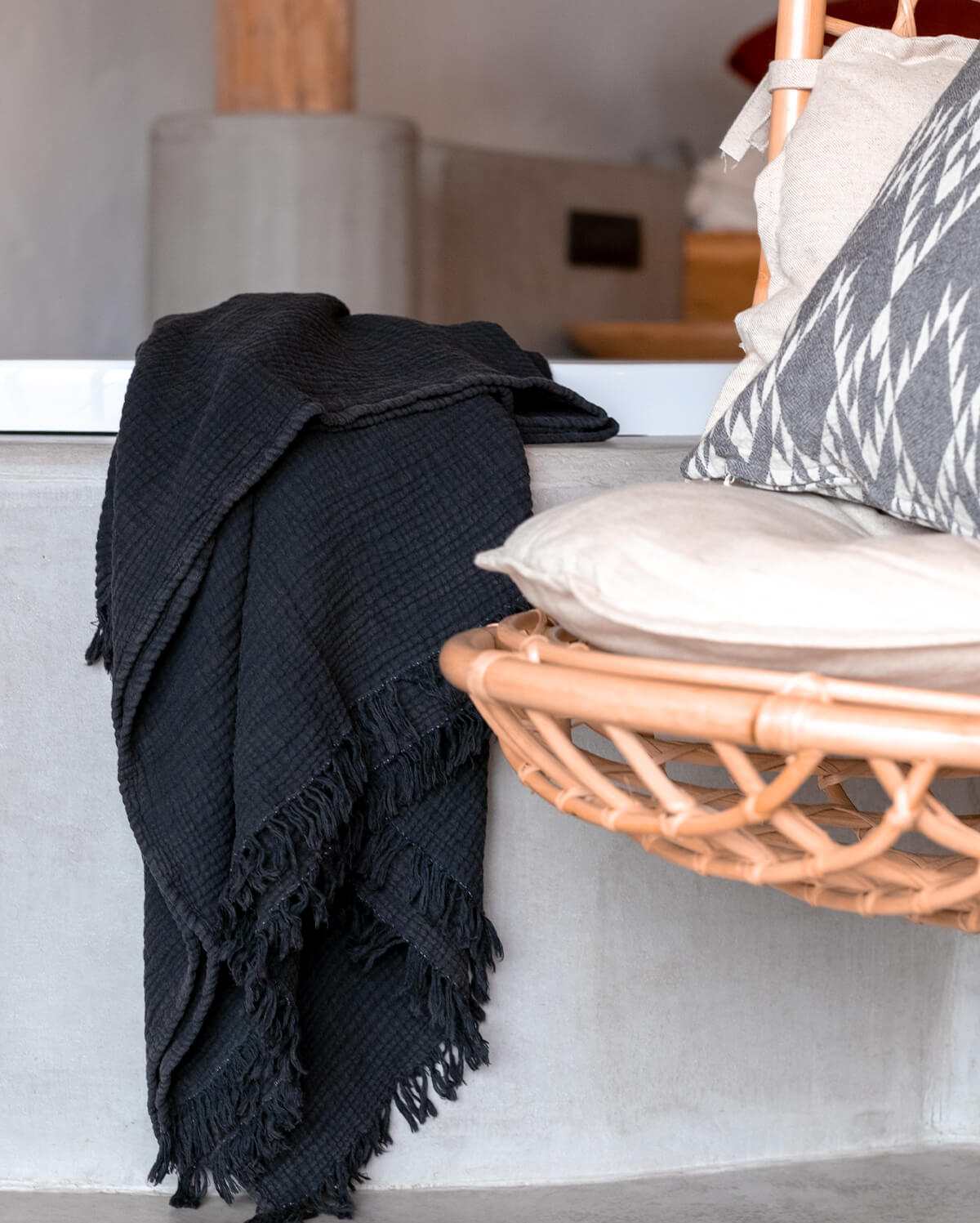 Cocoon Muslin Cotton Throw - Black