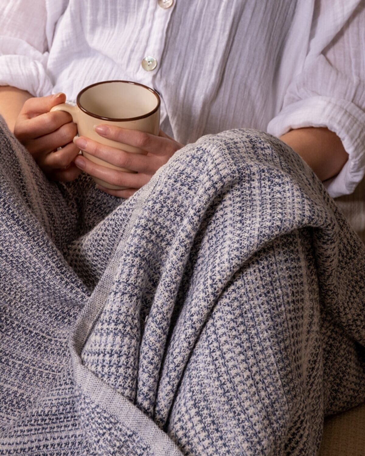 Sea Sand Cotton Blanket Set- Blue & White