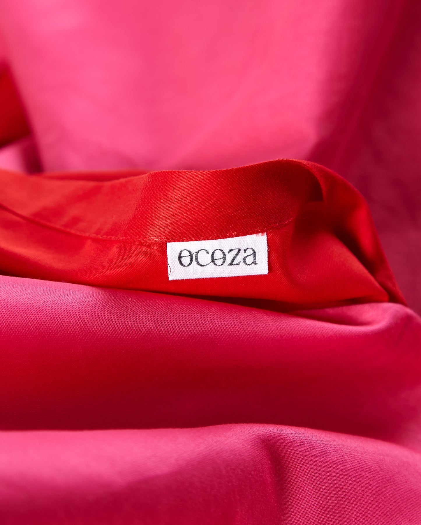 Reversible Sateen Bedding Set - Fuchsia & Red