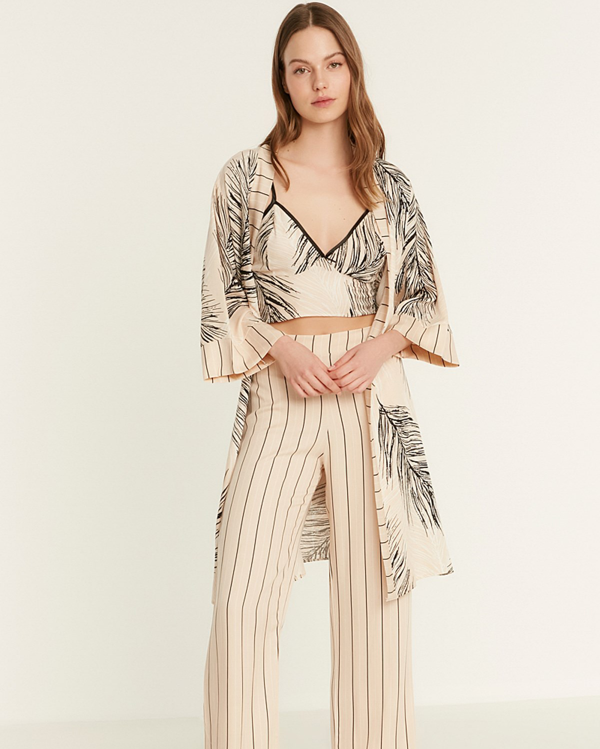 Leaf Printed Pyjama Set with Dressing Gown - Cream