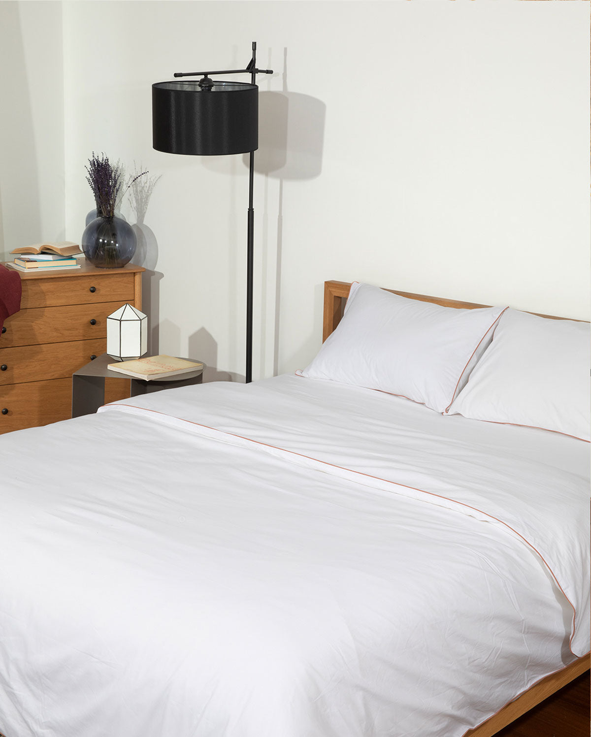 Classic Percale - Core Bedding Set - White with Peach Piped Edge